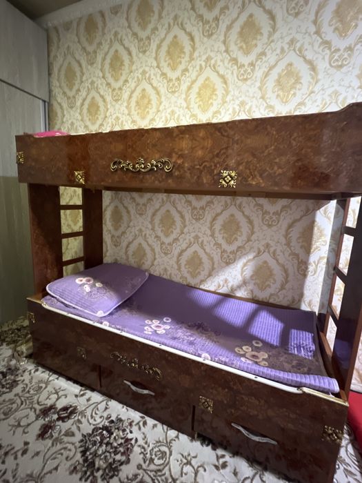 Двухъярусная кровать