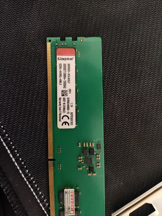 Срочно дешево ОЗУ Kingston 16GB 5600 MHz отдам риже рынка