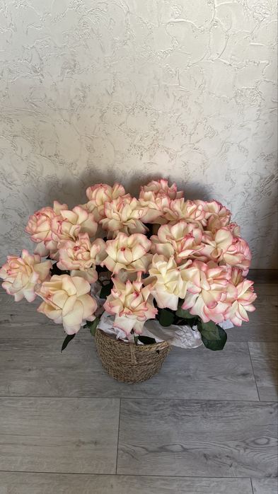 РОСКОШНАЯ КОРЗИНА на французских роз