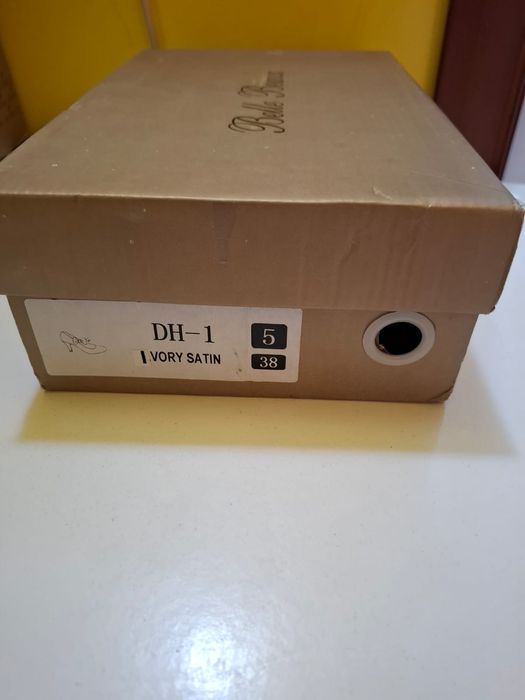 Vand Pantofi De Satin Marime 38