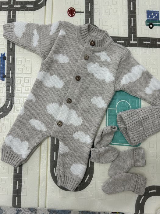 Продам вязанный комбинезон