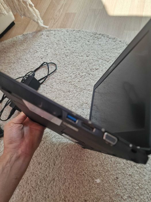 LAptop FUJITSU i5 gen 8 ssd512gb ram 16gb 14"fhd baterie 3 ore ca NOU