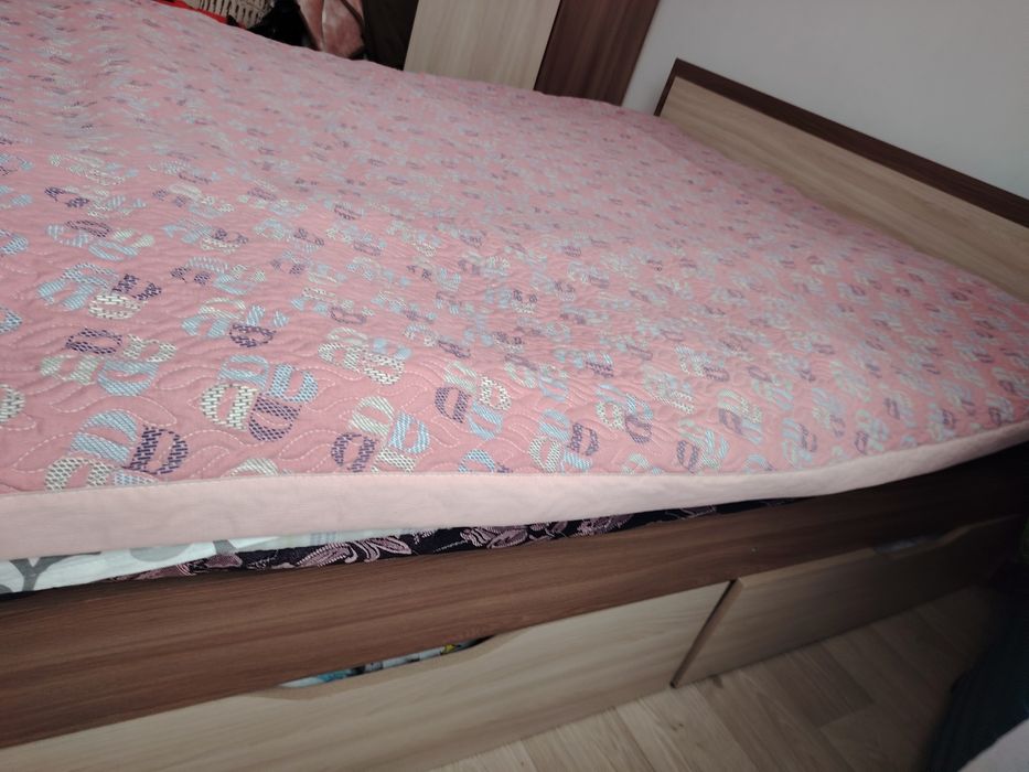 Кровать размер  160*200