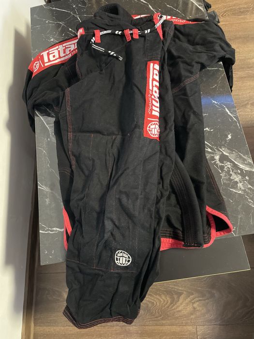 GI Premium Tatami A2 negru cu rosu