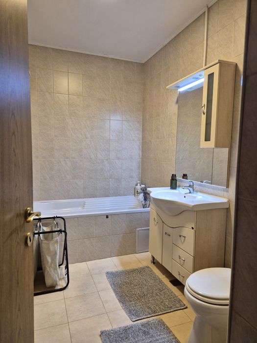 Apartament 2 camere (decomandat, 58mp) + loc parcare, Floresti, Porii