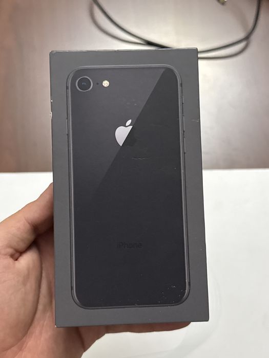 iPhone 8 128 GB BLACK