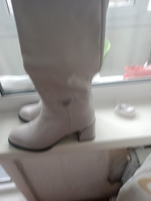 Продаются сапоги новые