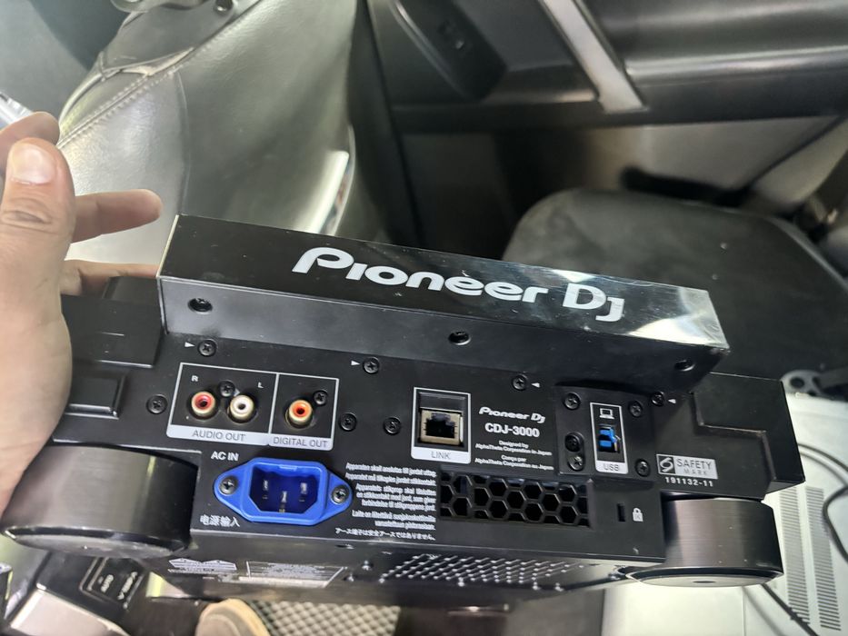 Продам pioneer cdj-3000