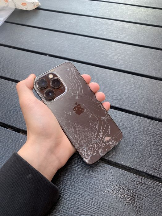 Срочно продам айфон 13 про