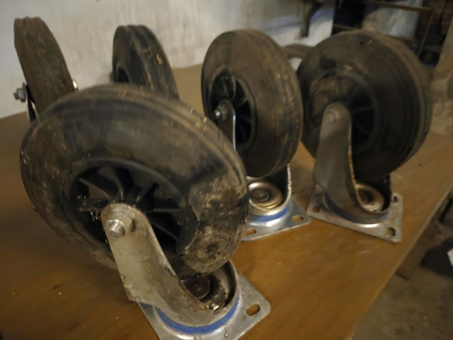 Калёса для мусорного бака