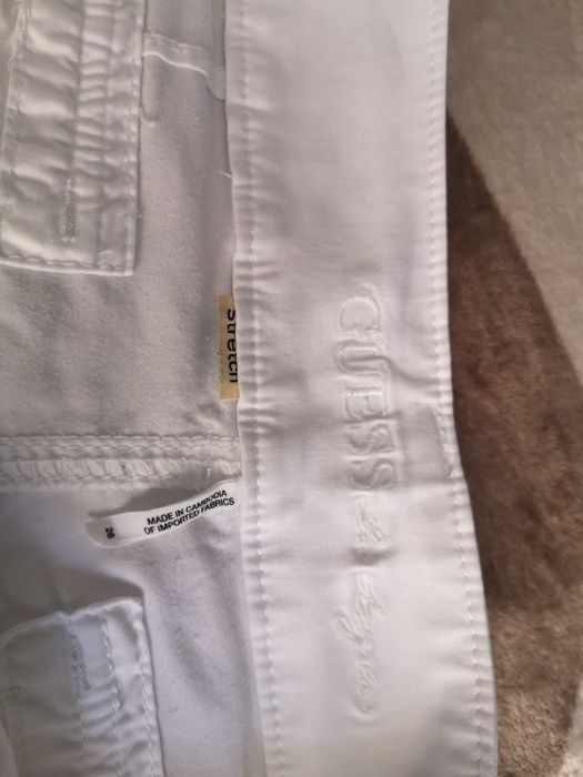 Pantaloni sport Guess
