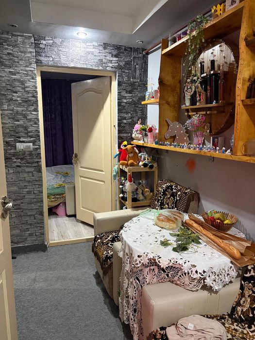 Vand apartament!