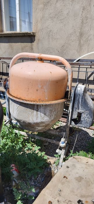 Бетомешалка, трамбовка