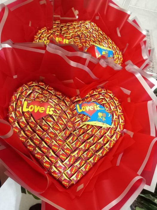 Букет из конфет и игрушек