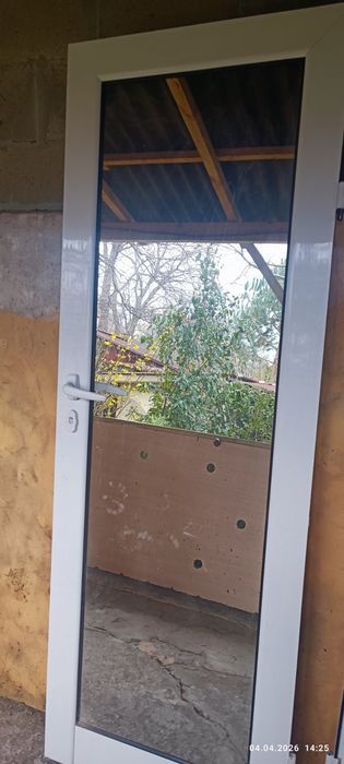 ПВЦ врата с огледало