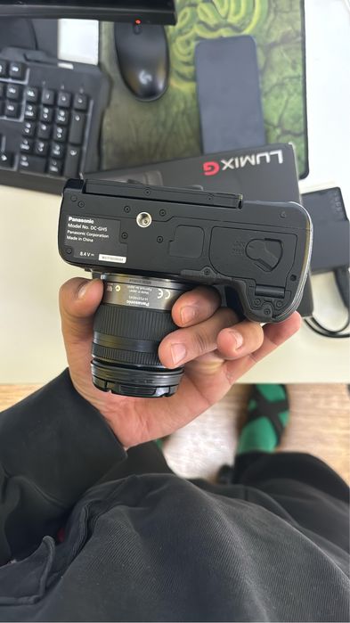 Камера Panasonic LUMIX GH5