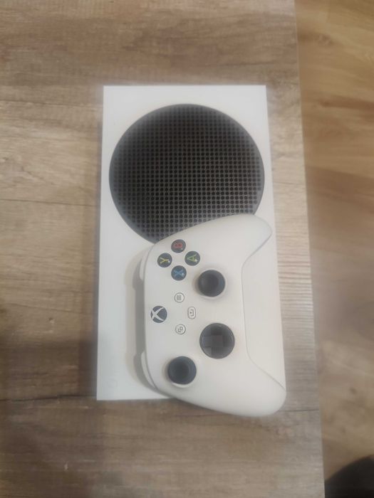 Vând XBox Series S