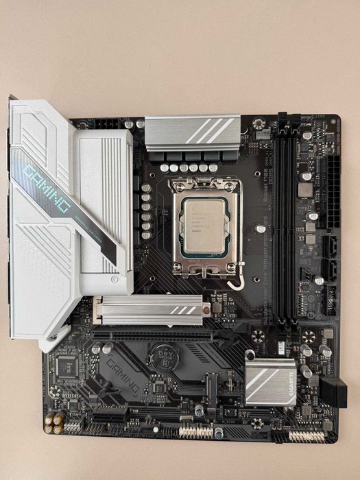 Процессор Intel i5 13600KF и материнская плата GIGABYTE B760M GAMING