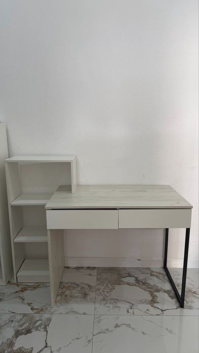 Рабочий стол белый