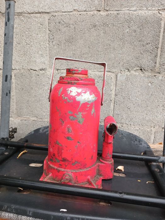 Домкрат для грузовой