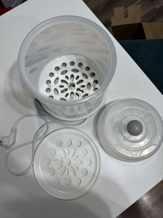 Продается стерелизатор-пароварка Beaba