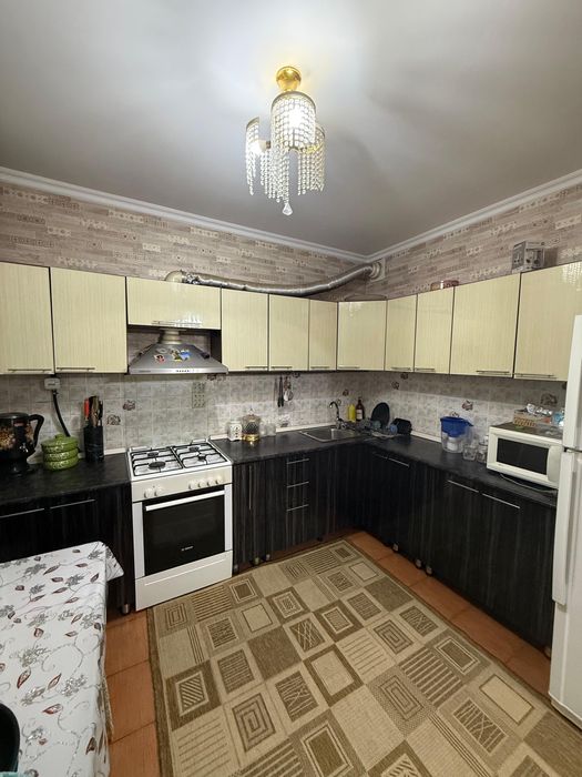 Продам кухню в хтс
