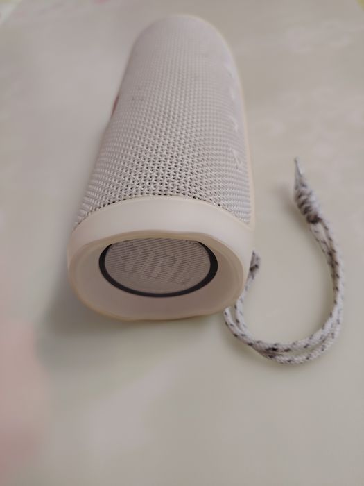 Bluetooth колонка JBL flip 4