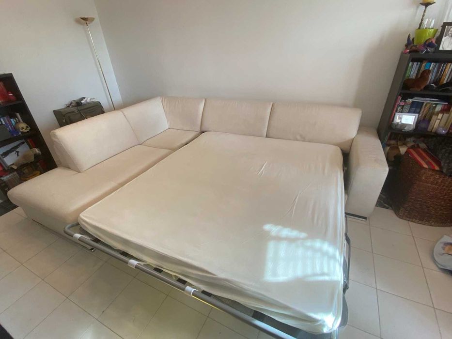 Разтегателен диван