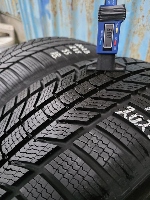 Anvelope Iarnă 235.55.18 CONTINENTAL Dot 2023 Profil 8,9 mm GROSIME