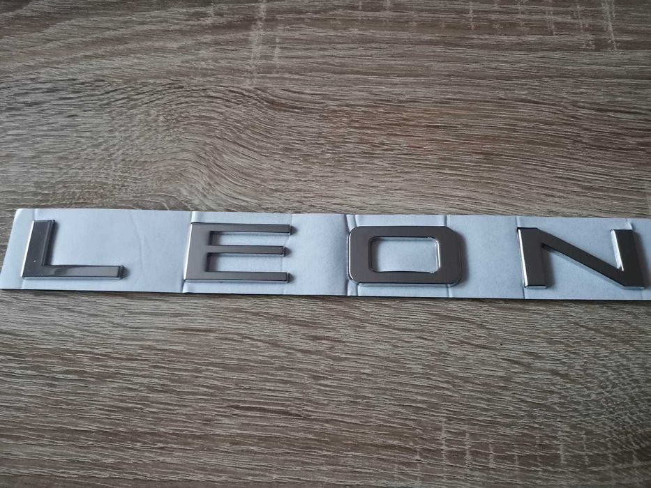 Емблема лого надпис сребрист Сеат Леон Seat Leon