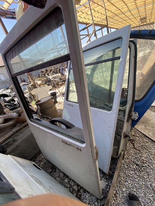 Дверь Рено магнум