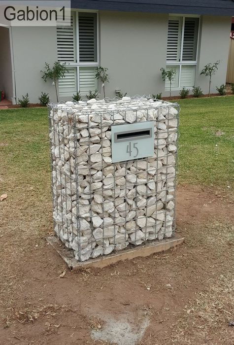 Почтовый ящик из камен