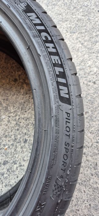 4 anvelope vara,fata Michelin 225/40/18,spate Fulda 255/35/18.Pretul este pe bucata.
