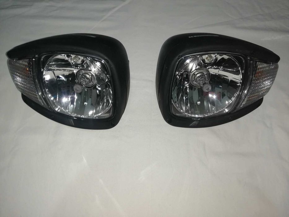 Комплект фарове с мигач за камион / бус / техника – ляв + десен