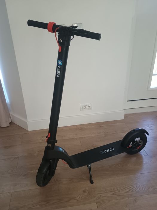 Vând trotineta electrică Isen