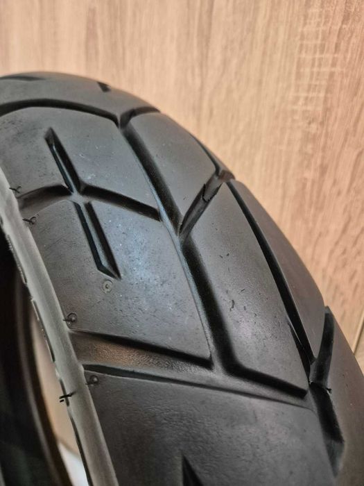 120/90 - 17 M/C 64S   Pirelli Scorpion Trail , 160/80 - 15 Bridgestone Exedra Max