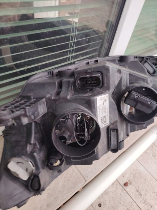 Десен фар Шкода Фабиа 3, Valeo