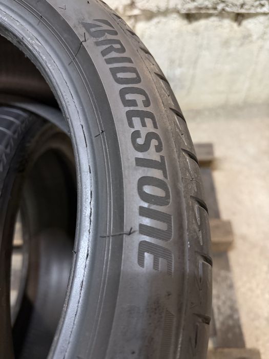 225/40/18 Bridgestone 2бр дот24