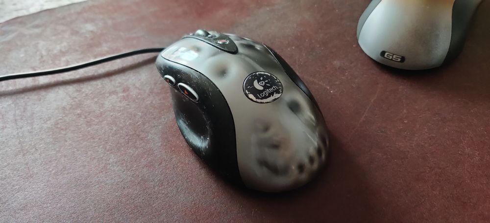 Мишка Logitech MX518