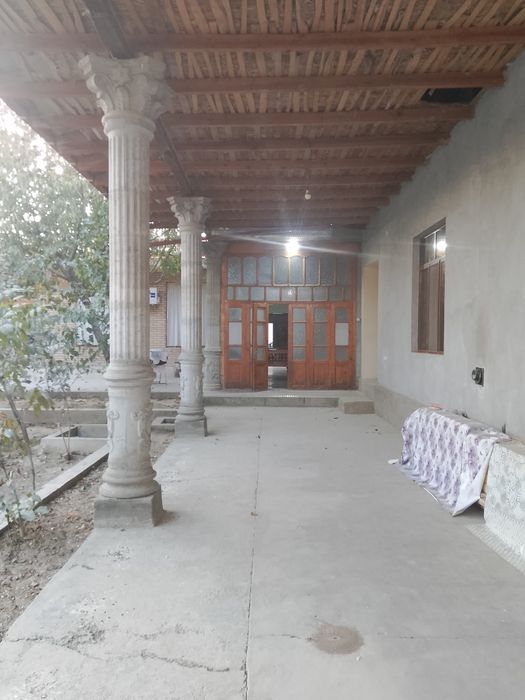 Uy sotiladi 3 sotuq srochna