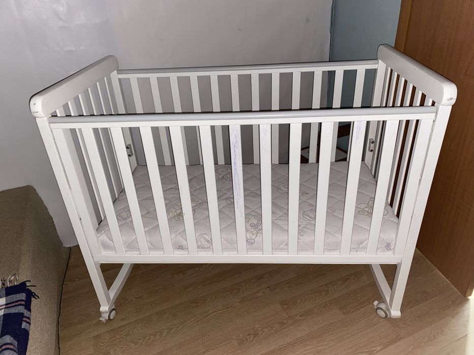 Продам кроватку итальянскую