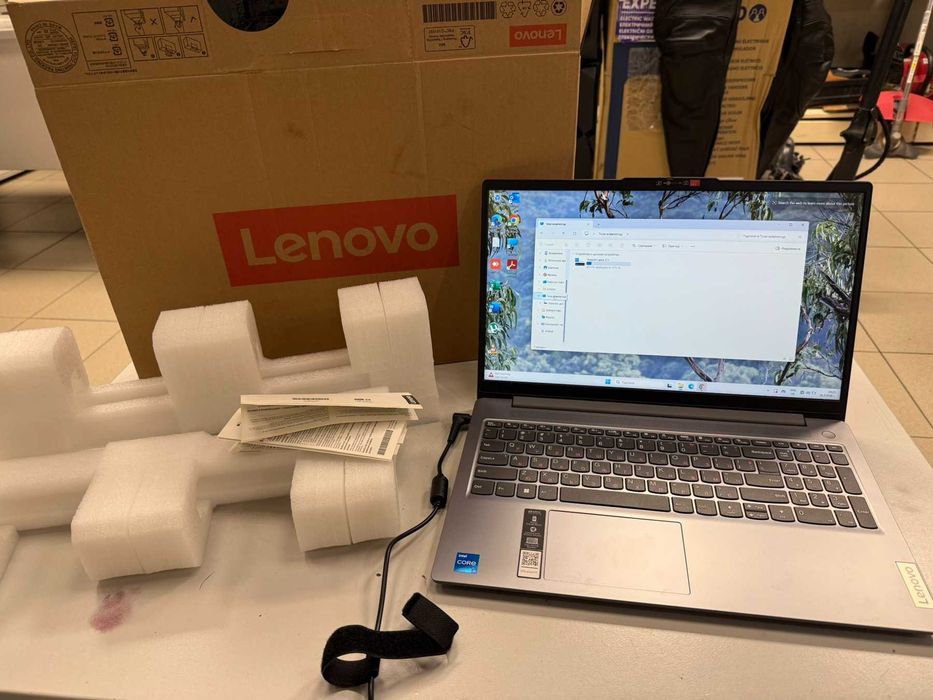 Лаптоп Lenovo IdeaPad slim 3