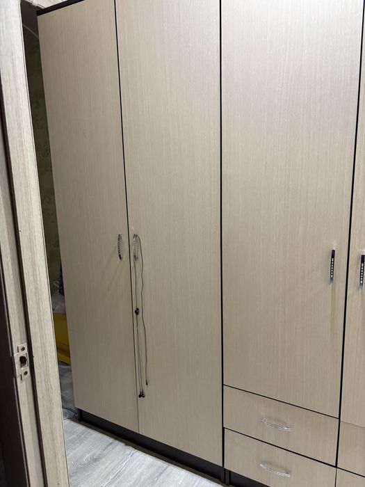 Продам Шкафы 3 штуки