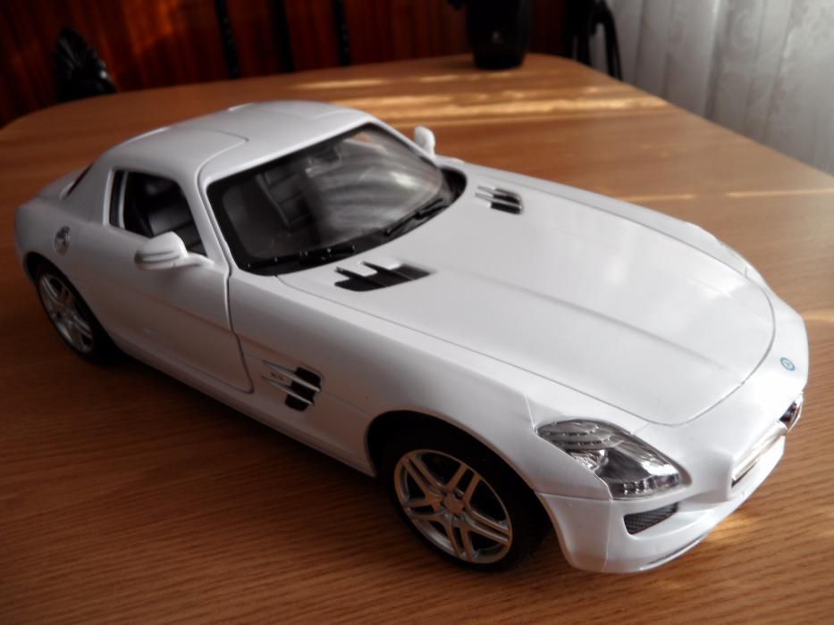 Masinuta de Colectie 1:14 Mercedes SLS AMG