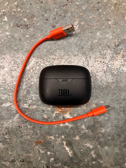 безжични слушалки JBL TUNE BUDS