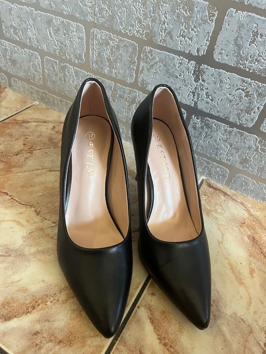 Дамски сандали и обувки