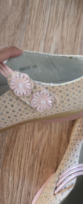 Туфли на девочку 36 разм