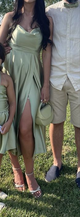 Официална рокля в цвят мента