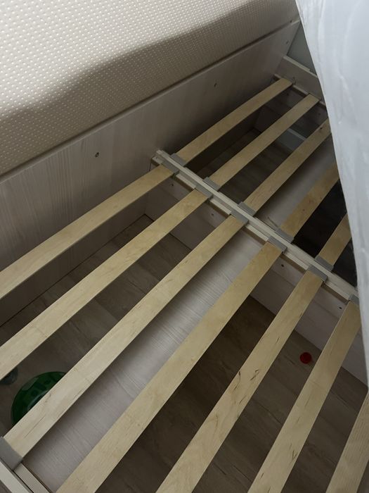 Кровать с матрасом