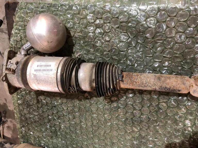 Perna de aer dreapta spate Volkswagen Phaeton 3D0616002K